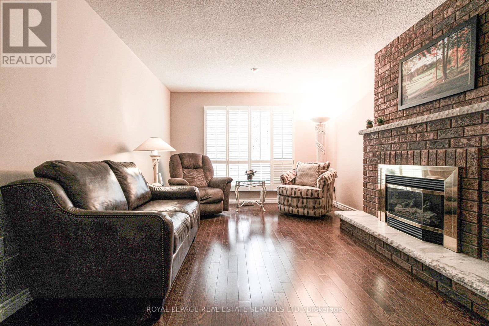 












1291 ROSEBERRY CRESCENT

,
Oakville,




Ontario
L6M1W2

