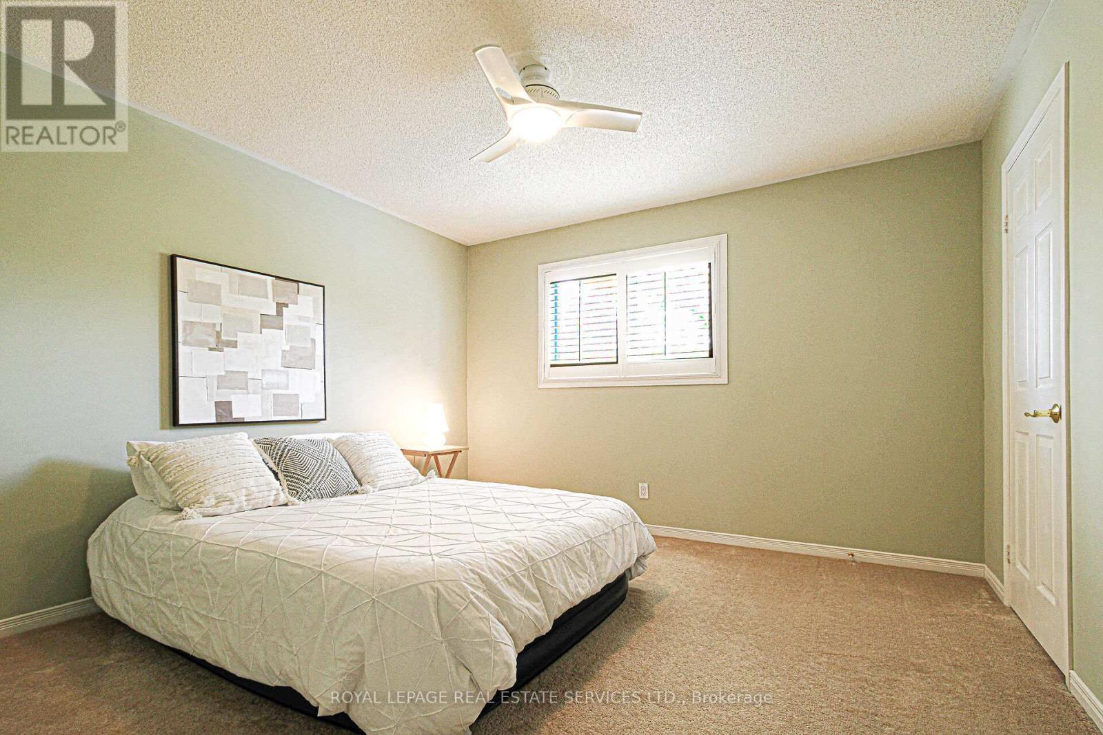 












1291 ROSEBERRY CRESCENT

,
Oakville,




Ontario
L6M1W2

