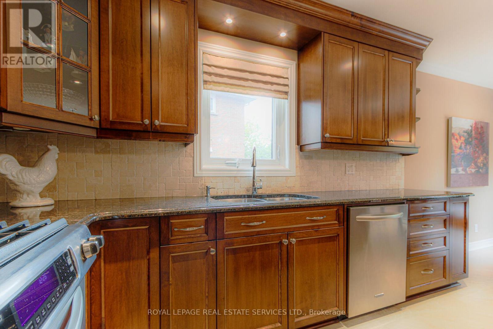 












1291 ROSEBERRY CRESCENT

,
Oakville,




Ontario
L6M1W2

