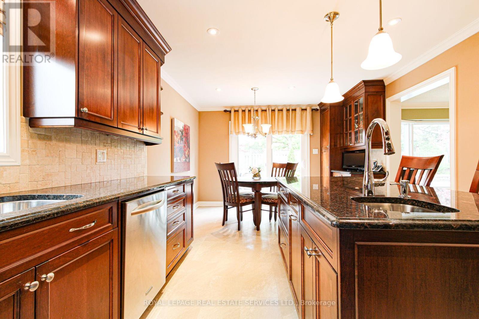 












1291 ROSEBERRY CRESCENT

,
Oakville,




Ontario
L6M1W2


