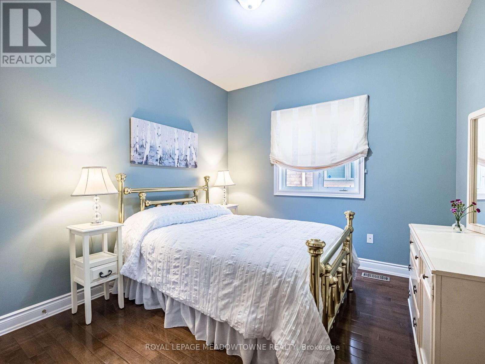 












16 ISAIAH DRIVE

,
Vaughan,




Ontario
L4H0C3

