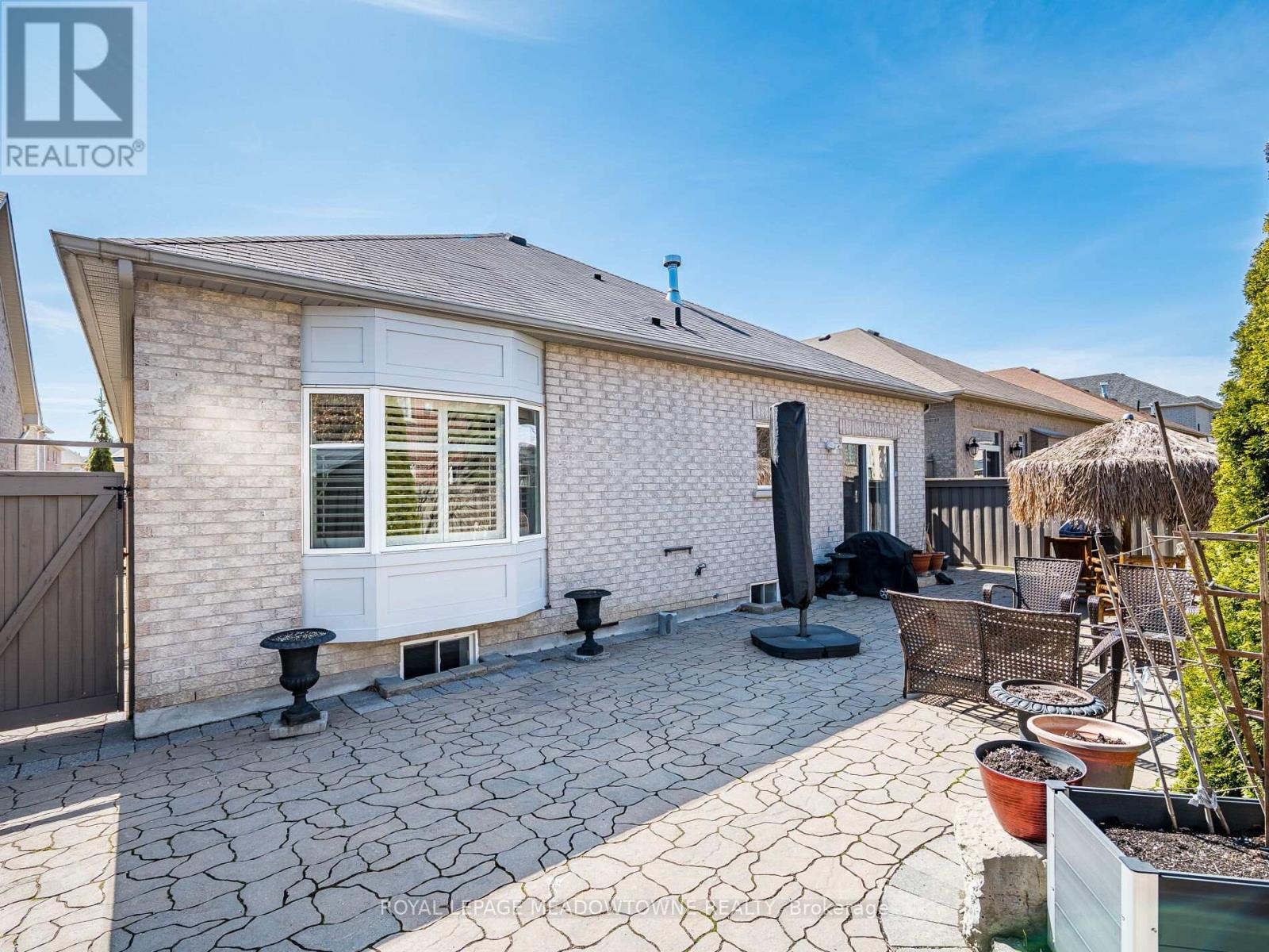 












16 ISAIAH DRIVE

,
Vaughan,




Ontario
L4H0C3

