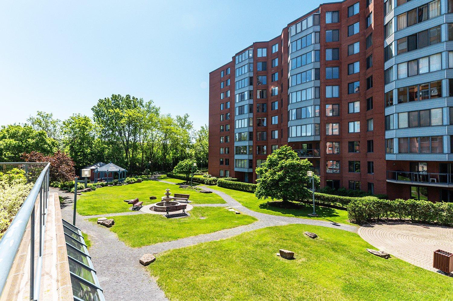 









795


Rue Muir

, 201,
Montréal (Saint-Laurent),




QC
H4L5H8

