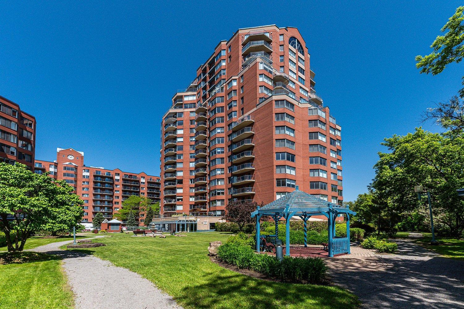 









795


Rue Muir

, 201,
Montréal (Saint-Laurent),




QC
H4L5H8

