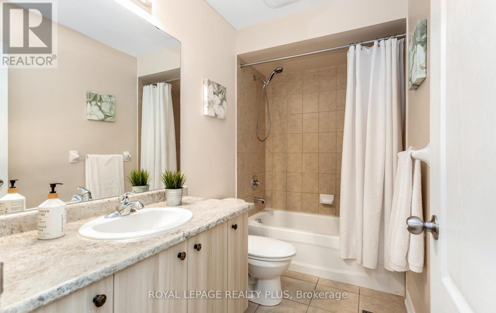 












17 DADEN OAKS DRIVE

,
Brampton,




Ontario
L6P3R7

