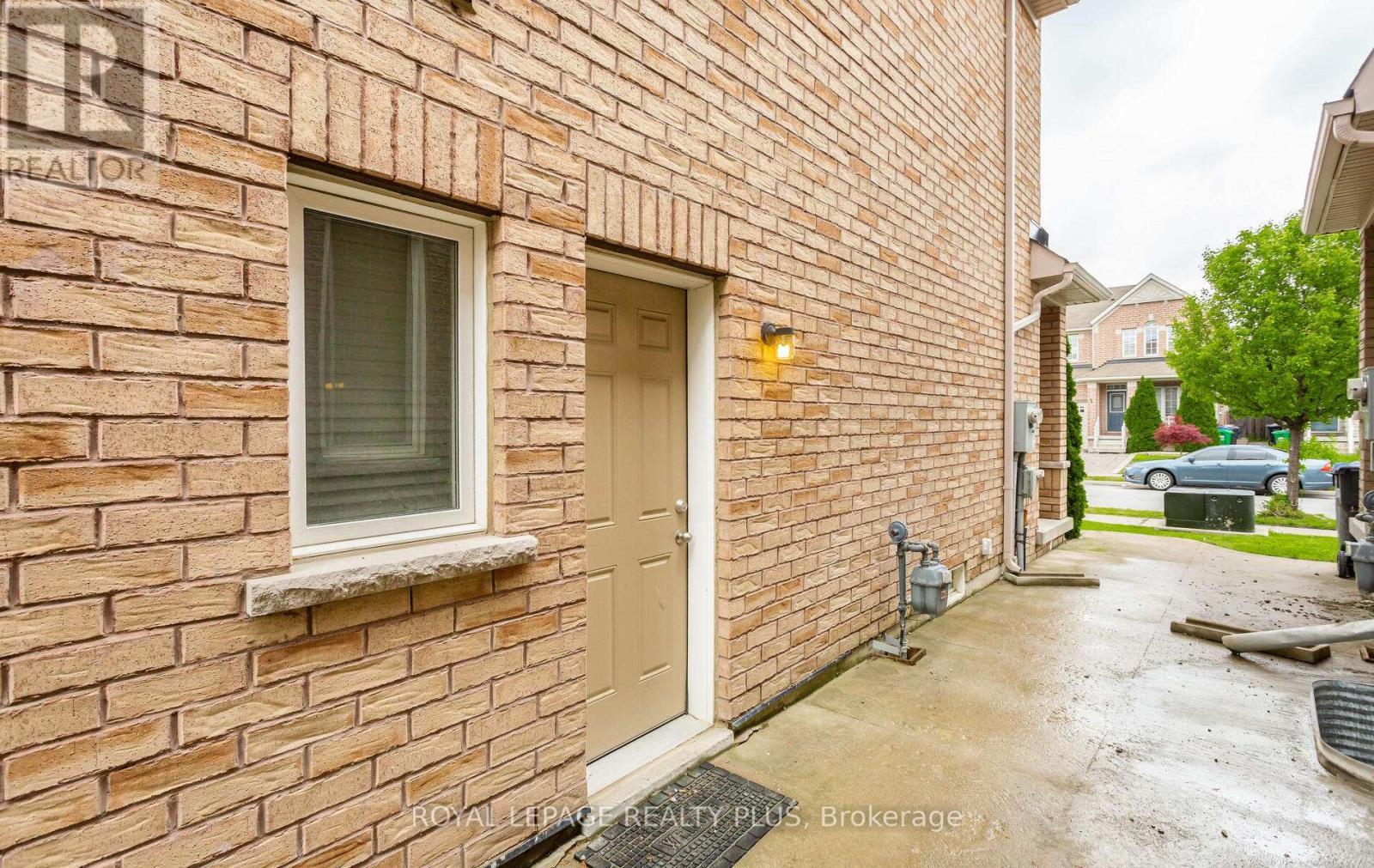 












17 DADEN OAKS DRIVE

,
Brampton,




Ontario
L6P3R7

