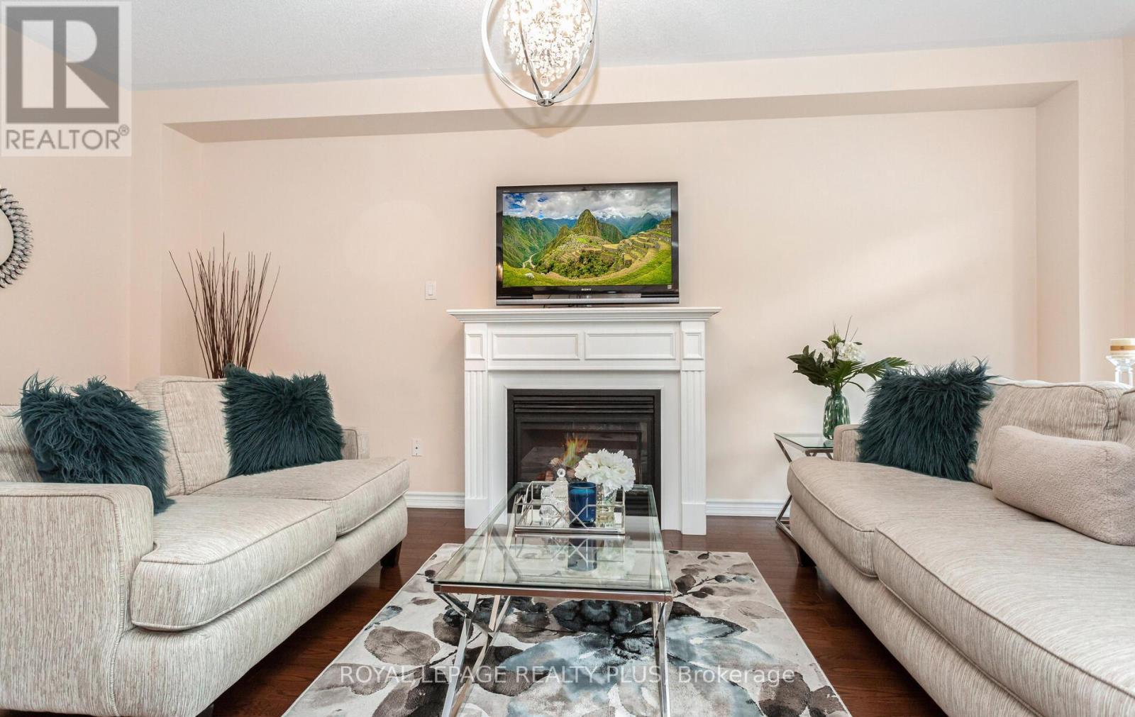 












17 DADEN OAKS DRIVE

,
Brampton,




Ontario
L6P3R7

