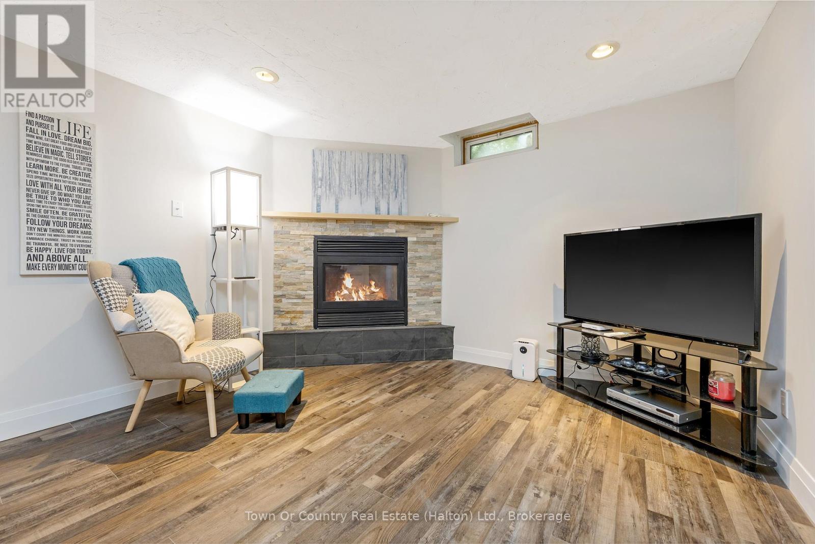 












26 - 278 WILSON DRIVE

,
Milton (DP Dorset Park),




Ontario
L9T3K2

