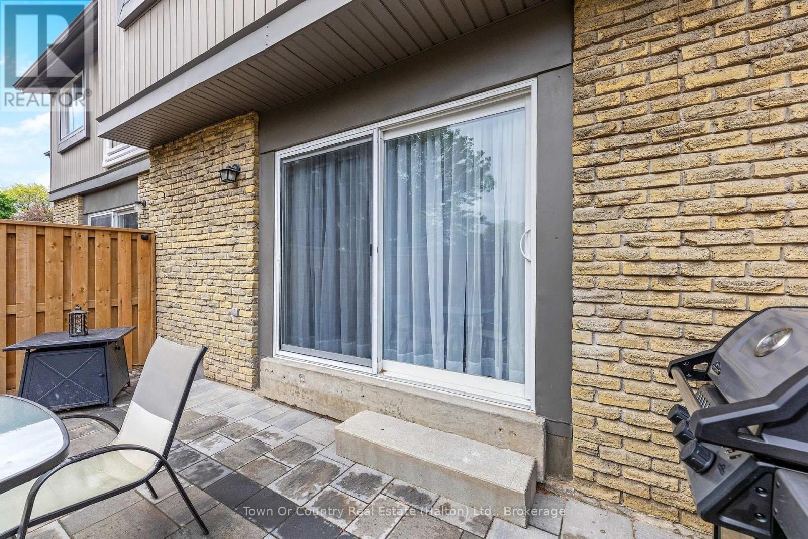 












26 - 278 WILSON DRIVE

,
Milton (DP Dorset Park),




Ontario
L9T3K2

