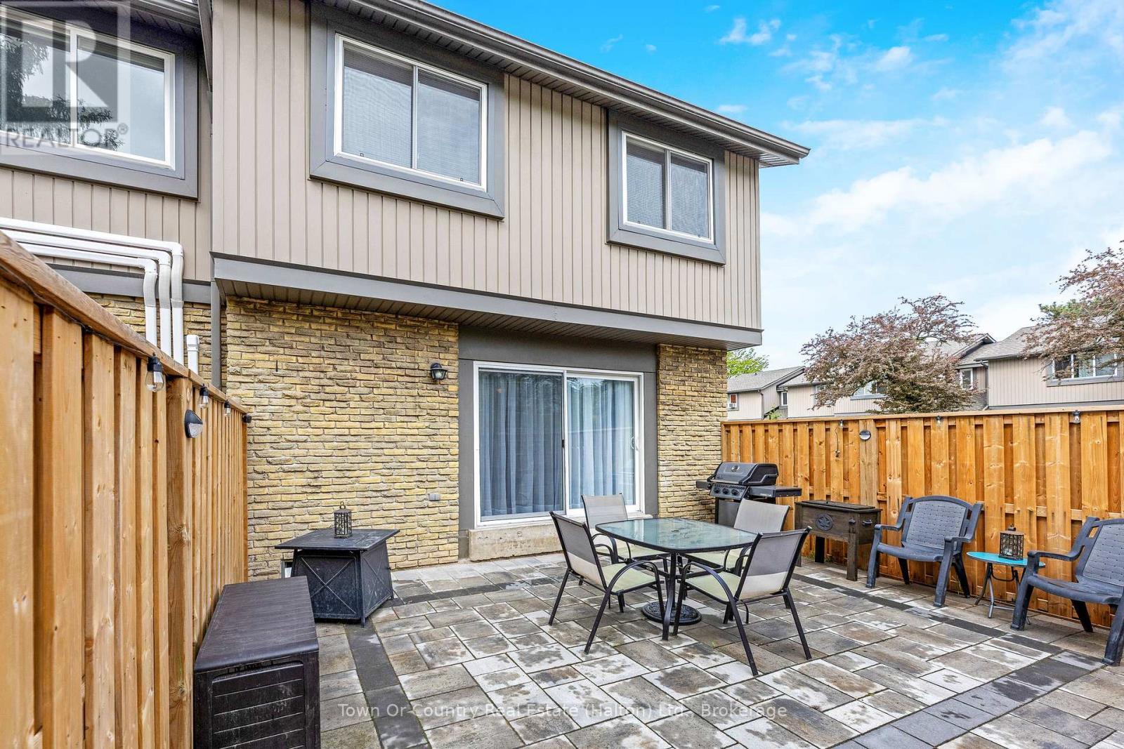 












26 - 278 WILSON DRIVE

,
Milton (DP Dorset Park),




Ontario
L9T3K2

