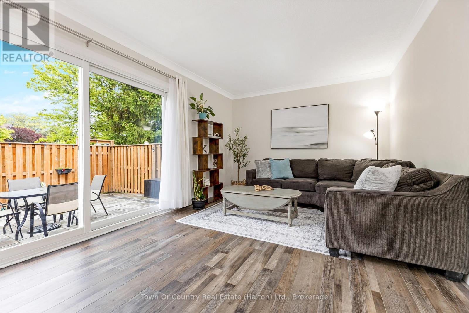 












26 - 278 WILSON DRIVE

,
Milton (DP Dorset Park),




Ontario
L9T3K2

