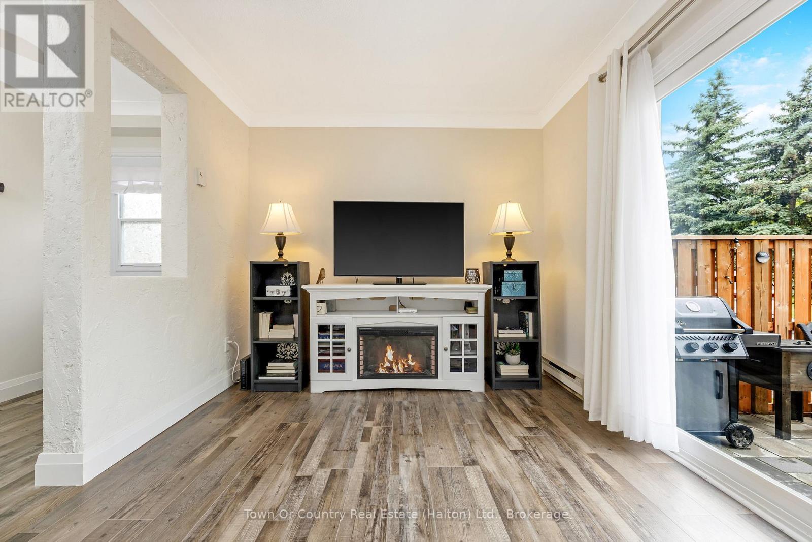 












26 - 278 WILSON DRIVE

,
Milton (DP Dorset Park),




Ontario
L9T3K2

