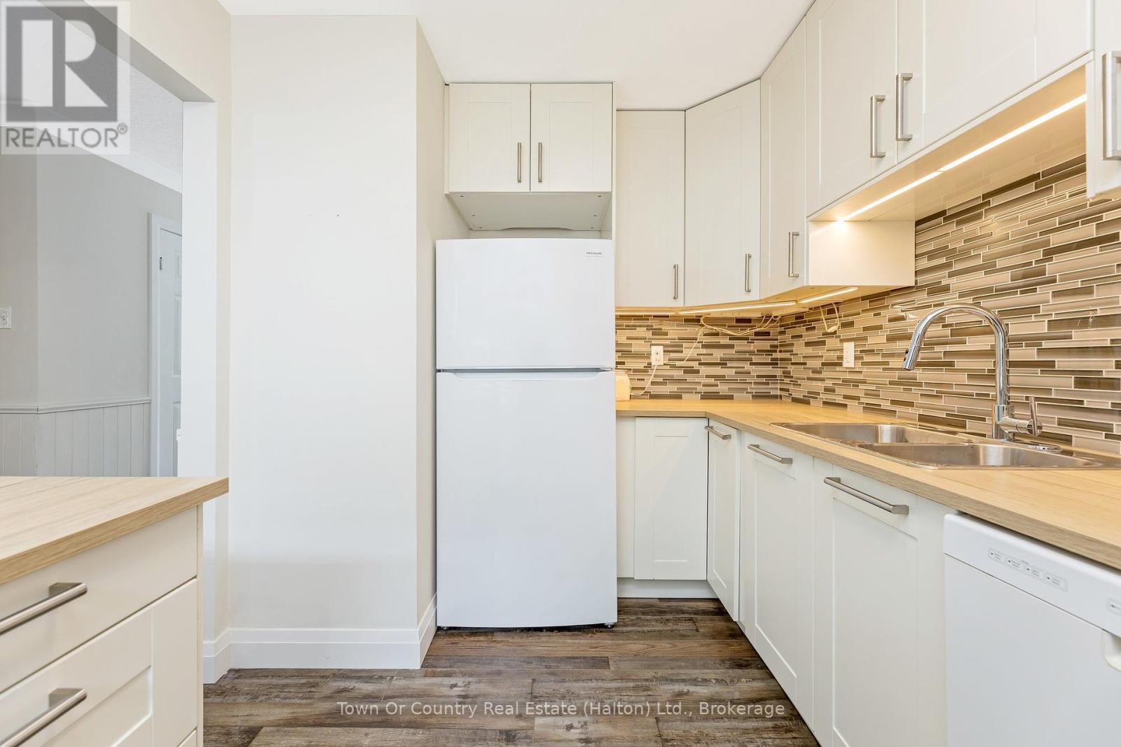 












26 - 278 WILSON DRIVE

,
Milton (DP Dorset Park),




Ontario
L9T3K2

