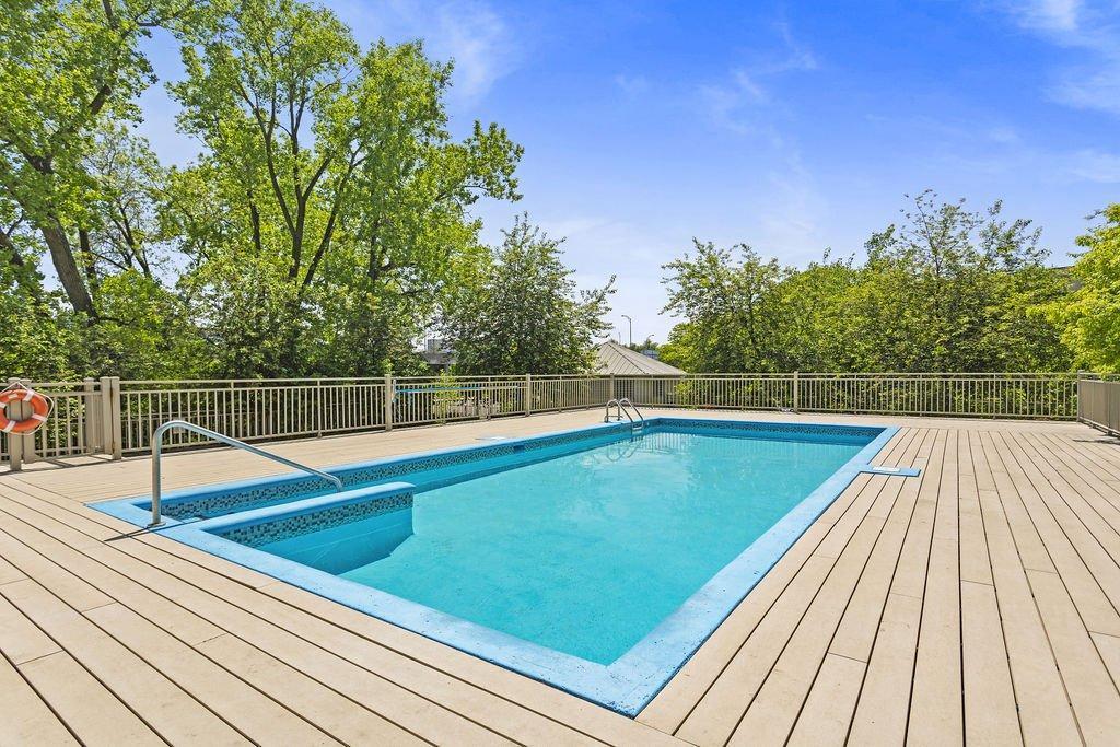 









8580


Rue Raymond-Pelletier

, 508,
Montréal (Ahuntsic-Cartierville),




QC
H2M2W7

