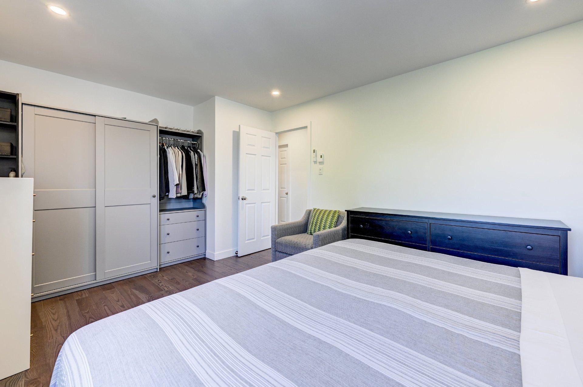 









1755


Rue Plante

,
Brossard,




QC
J4W1K8

