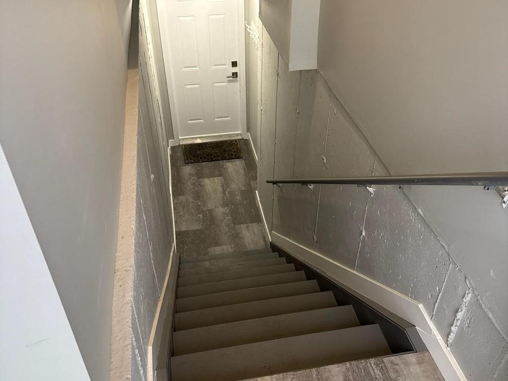 









348


Springbrook

Avenue, bsmt,
Hamilton,




ON
L9K 0K3

