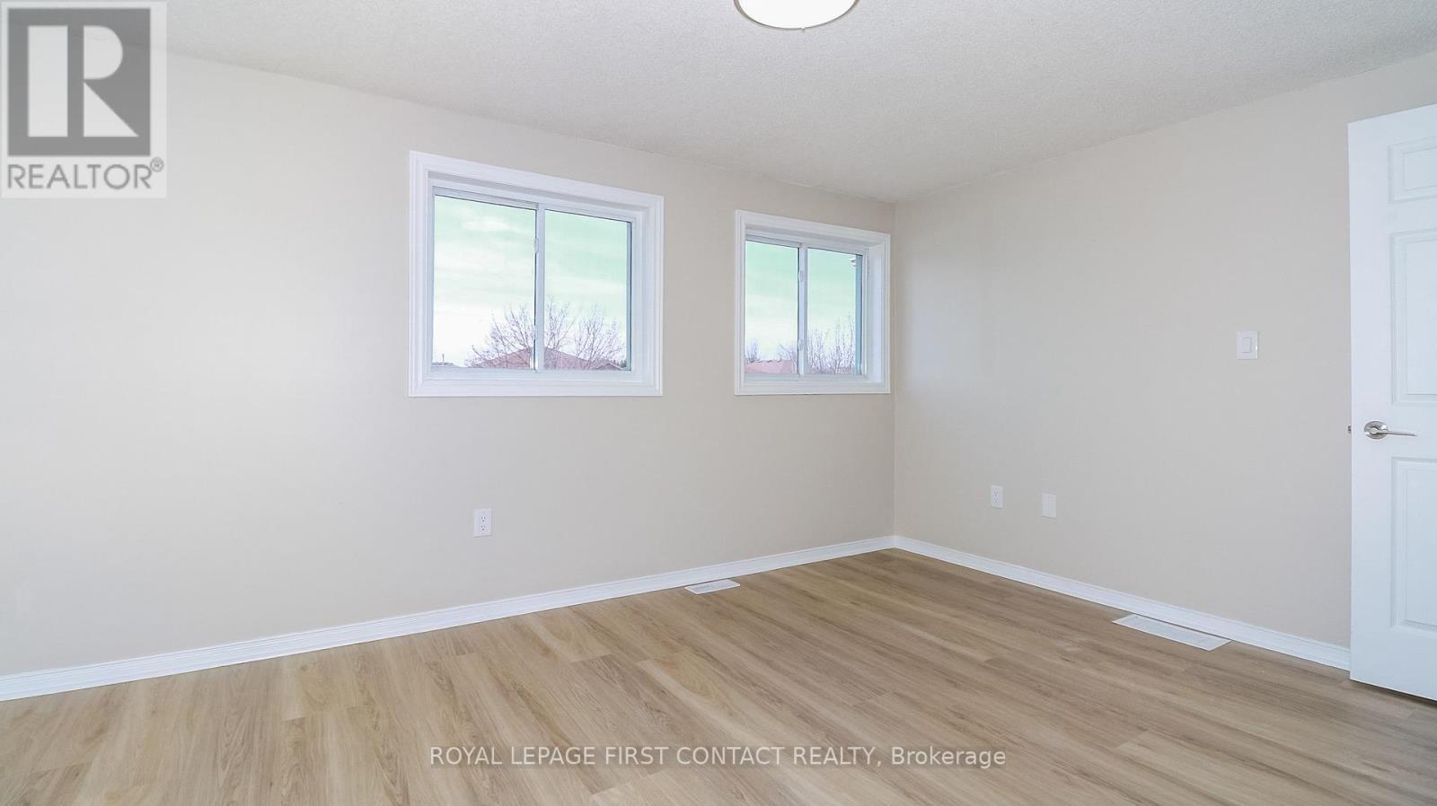 












13 LEE CRESCENT

,
Barrie,




Ontario
L4N9Z5

