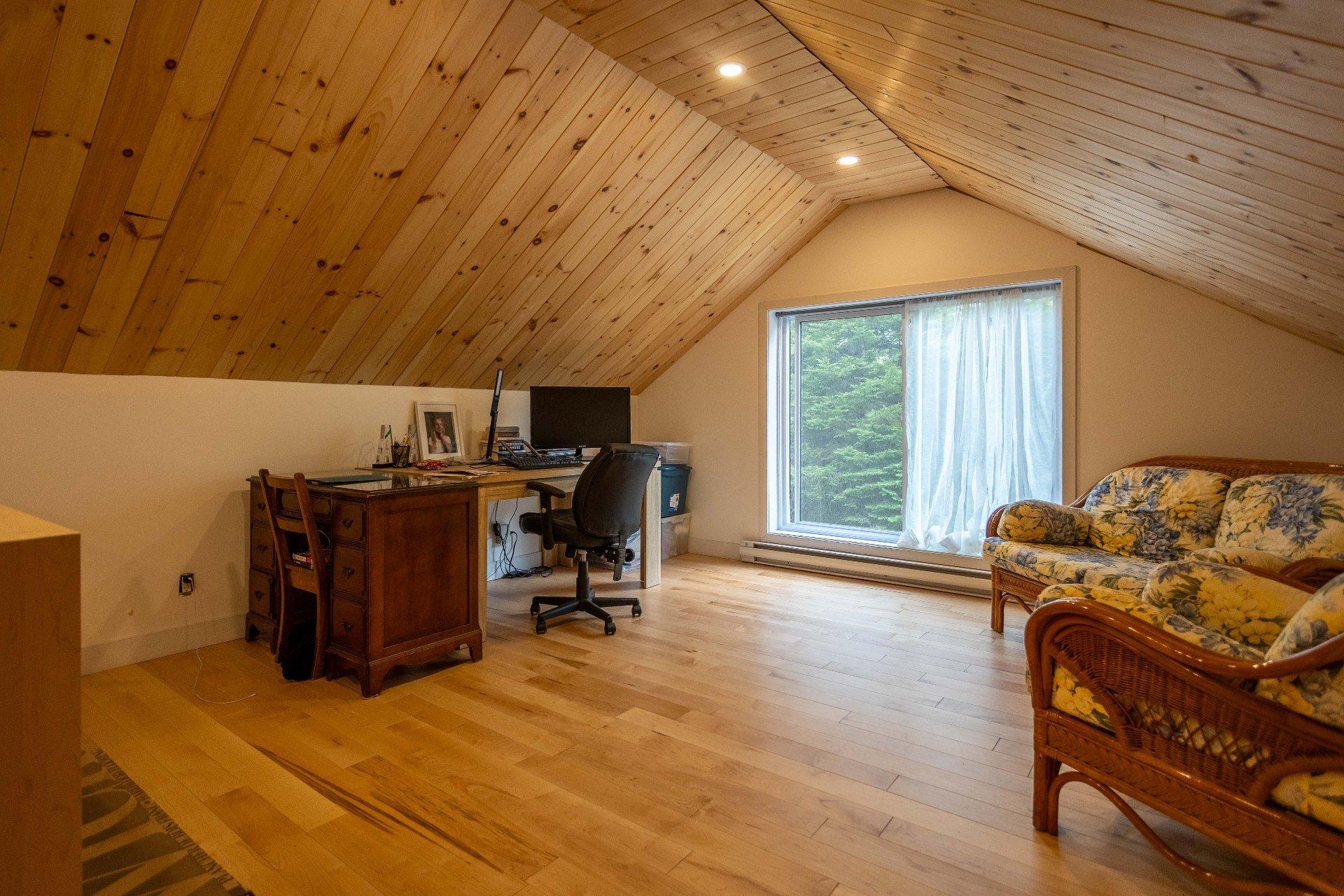 









1050


Ch. St-François

,
Saint-Mathieu-du-Parc,




QC
G0X1N0

