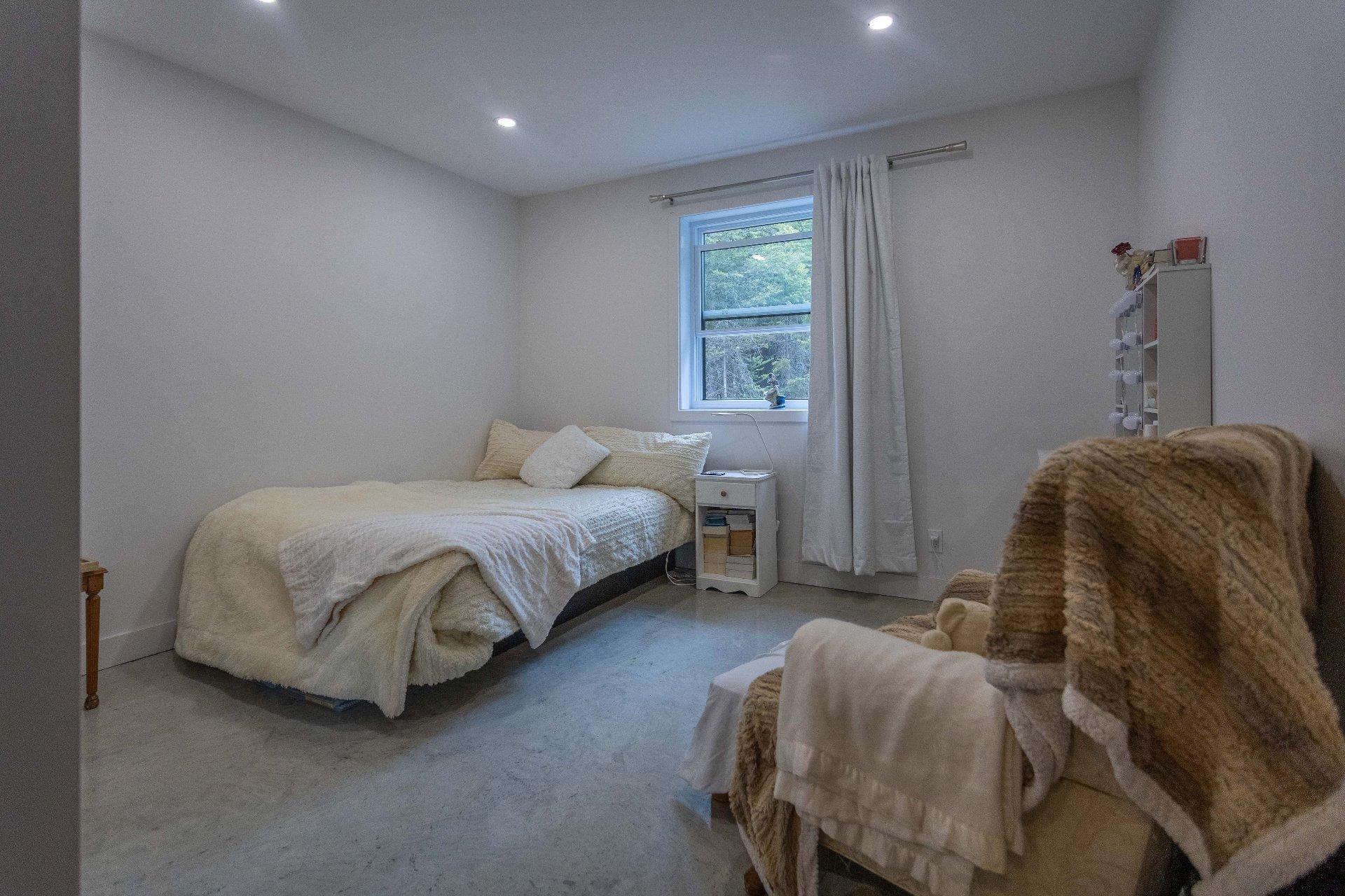 









1050


Ch. St-François

,
Saint-Mathieu-du-Parc,




QC
G0X1N0

