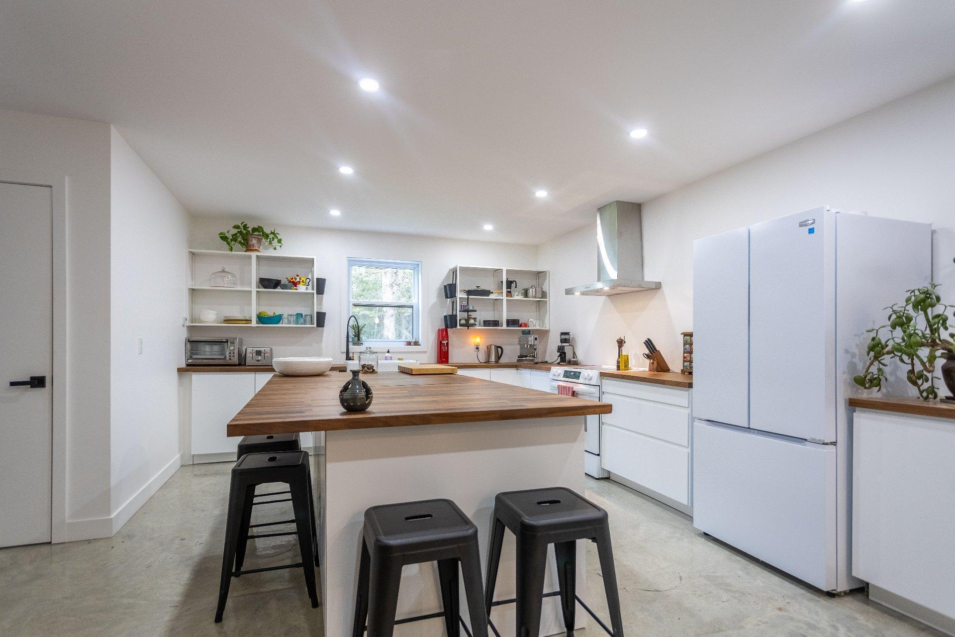 









1050


Ch. St-François

,
Saint-Mathieu-du-Parc,




QC
G0X1N0

