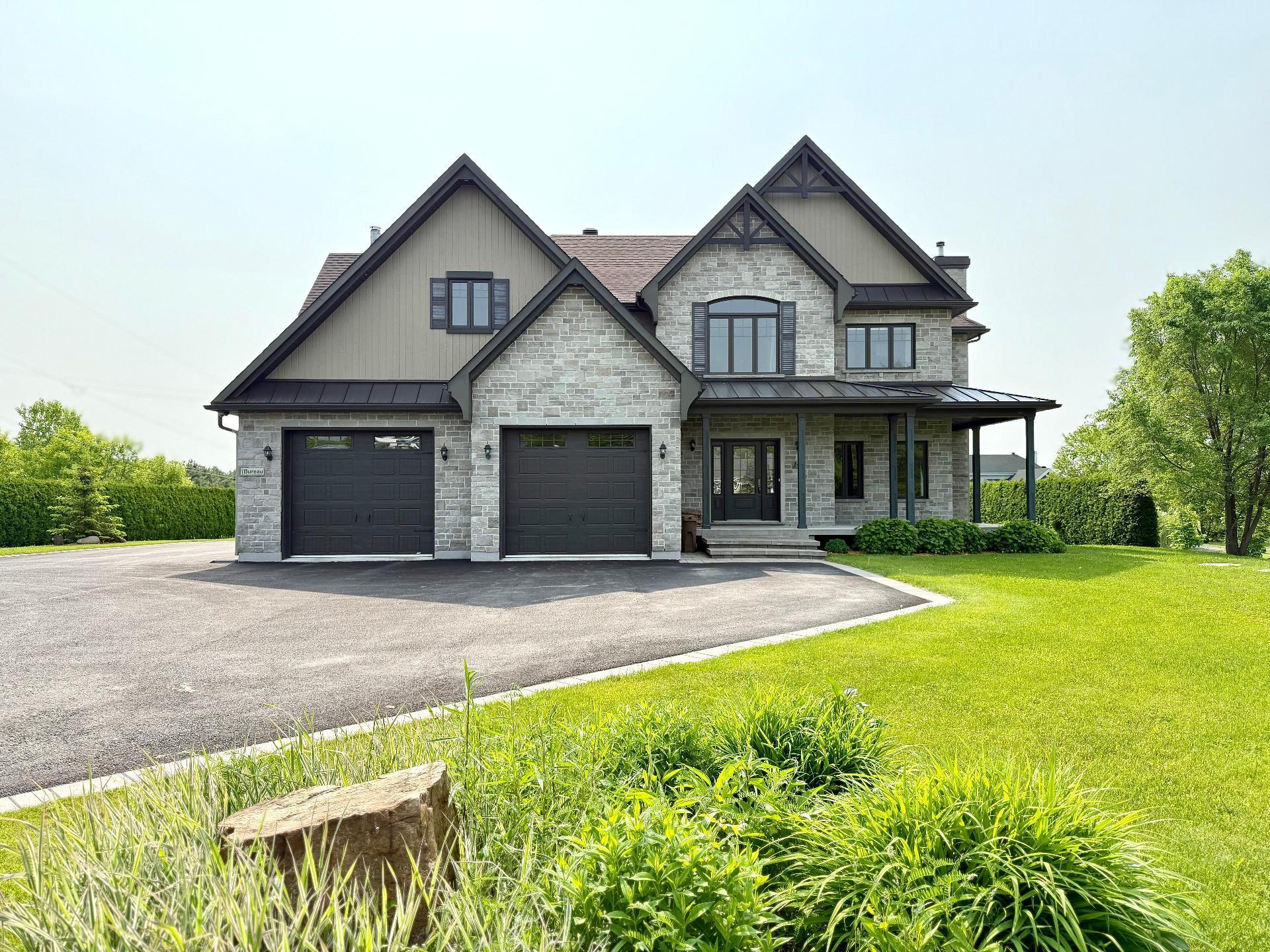 









140


Rue Notre-Dame

,
Lavaltrie,




QC
J5T1J8

