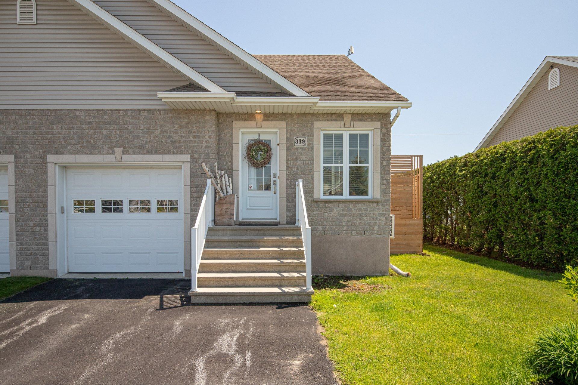 









339


Rue Henri-Paul-Forest

,
Sainte-Hélène-de-Bagot,




QC
J0H1M0

