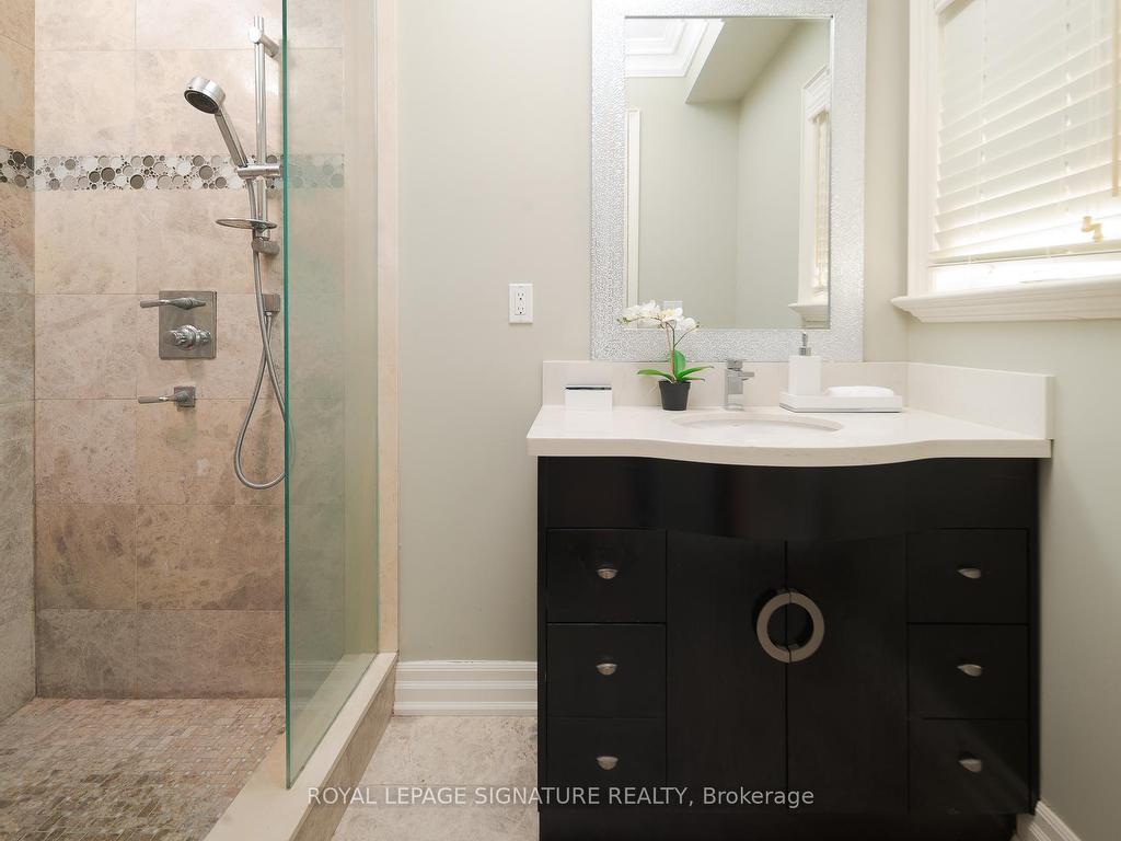 









43


Fenn

Avenue,
Toronto,




ON
M2L 1M7


