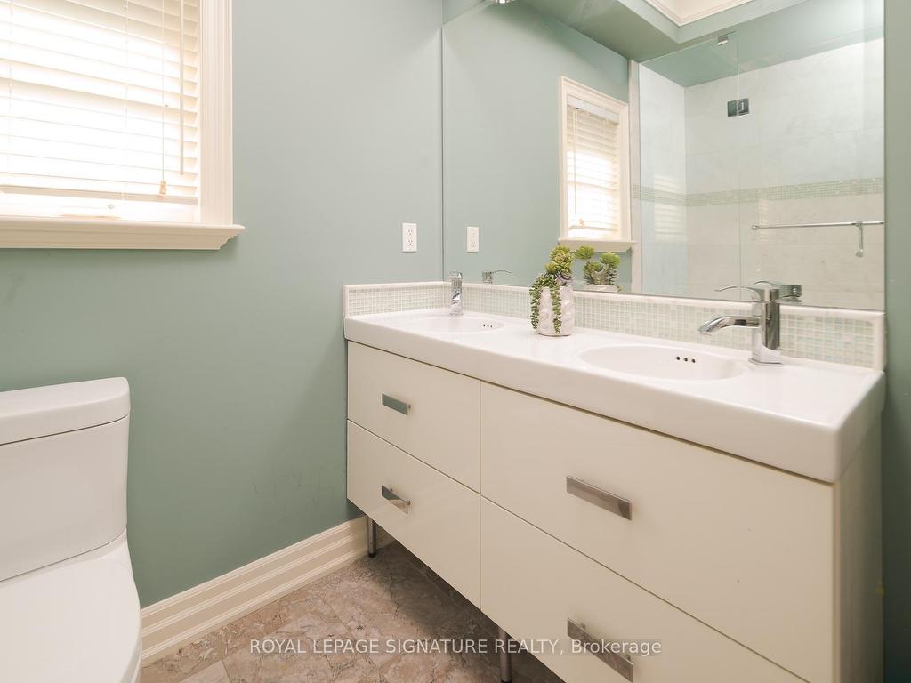 









43


Fenn

Avenue,
Toronto,




ON
M2L 1M7

