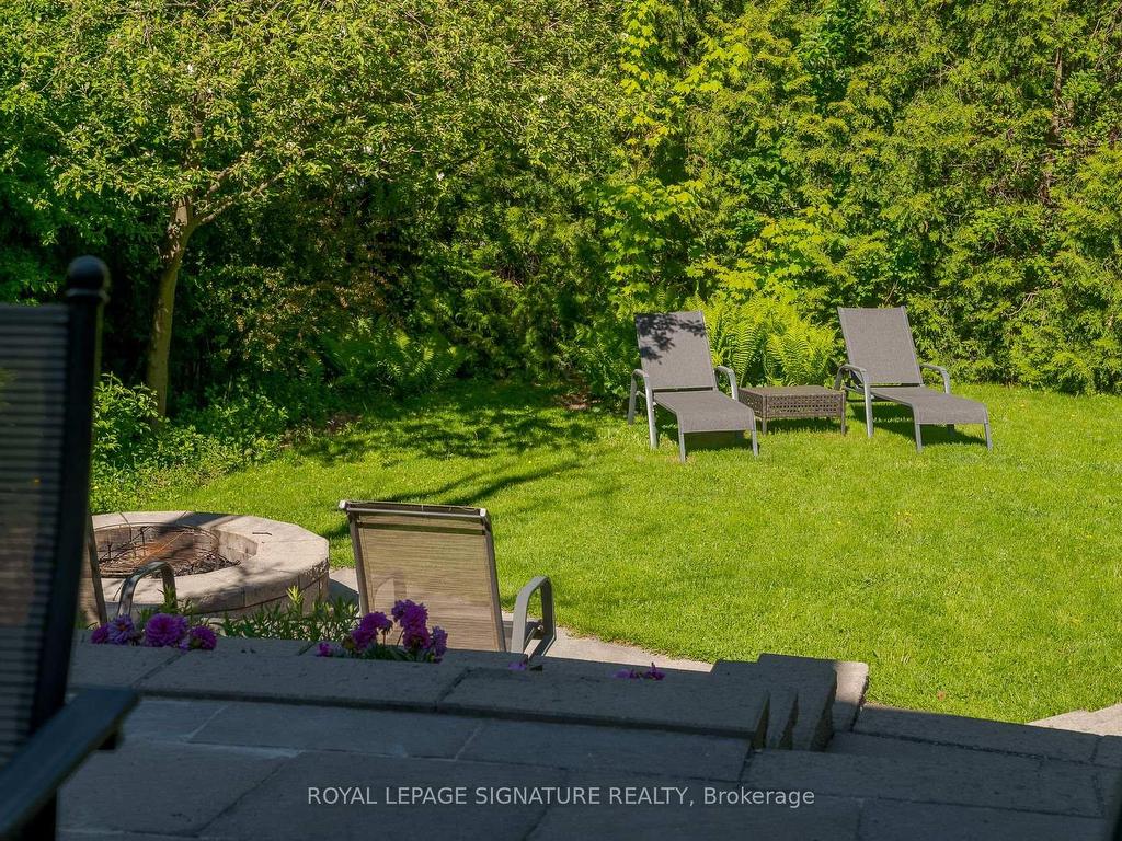 









43


Fenn

Avenue,
Toronto,




ON
M2L 1M7

