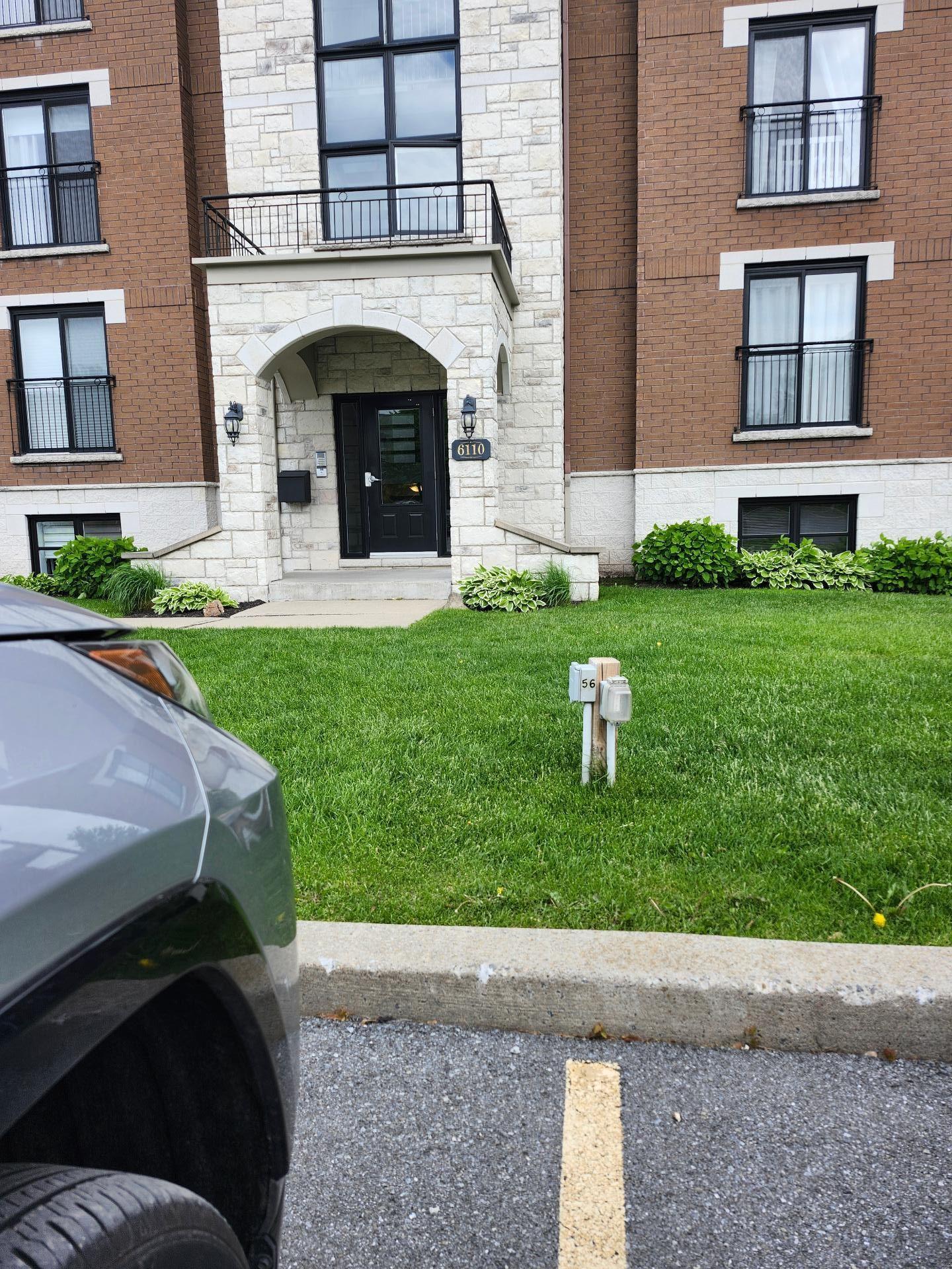









6110


Rue Bernard-Racicot

, 5,
Longueuil (Saint-Hubert),




QC
J3Y0B7

