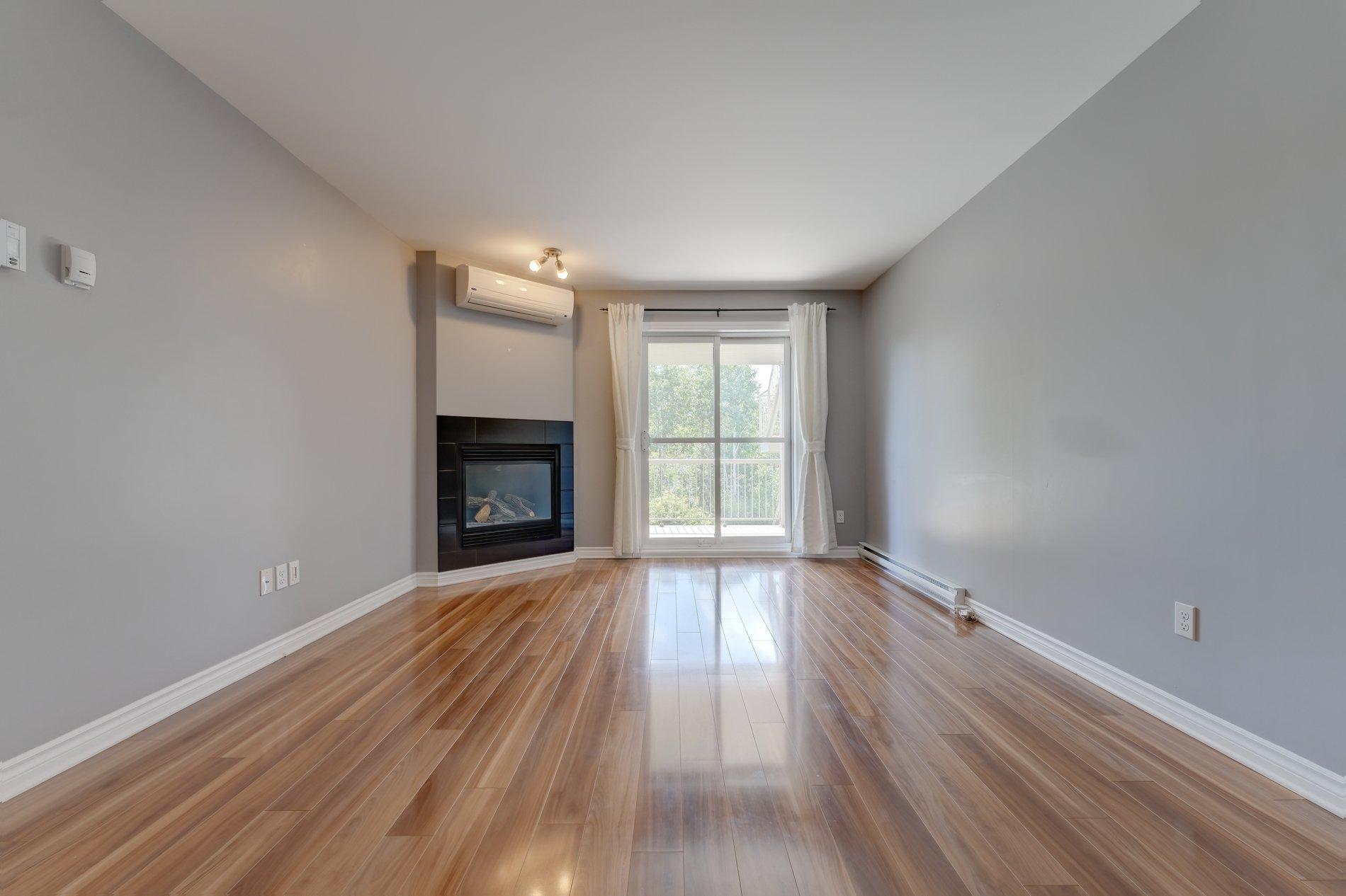 









6110


Rue Bernard-Racicot

, 5,
Longueuil (Saint-Hubert),




QC
J3Y0B7

