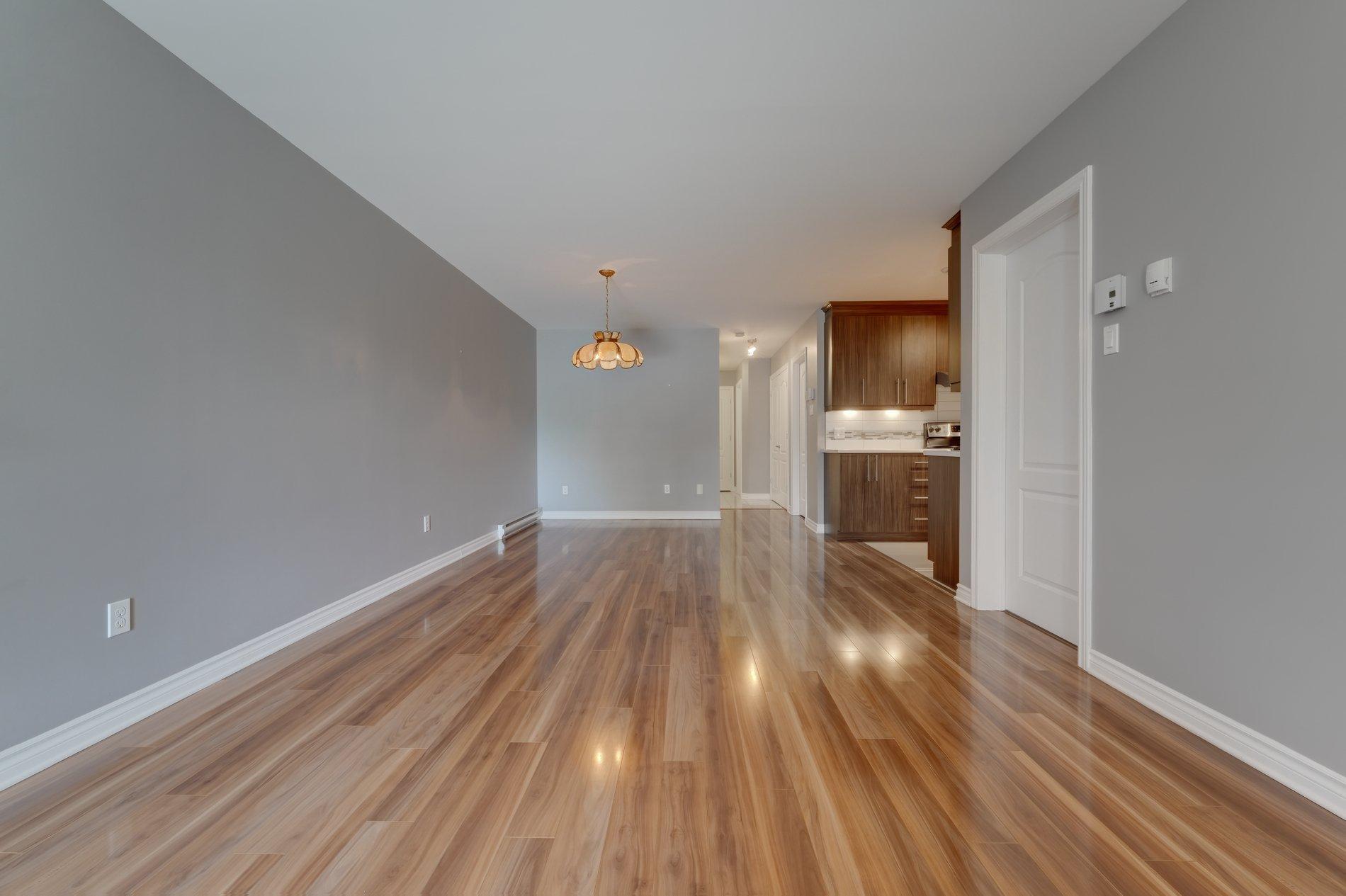 









6110


Rue Bernard-Racicot

, 5,
Longueuil (Saint-Hubert),




QC
J3Y0B7

