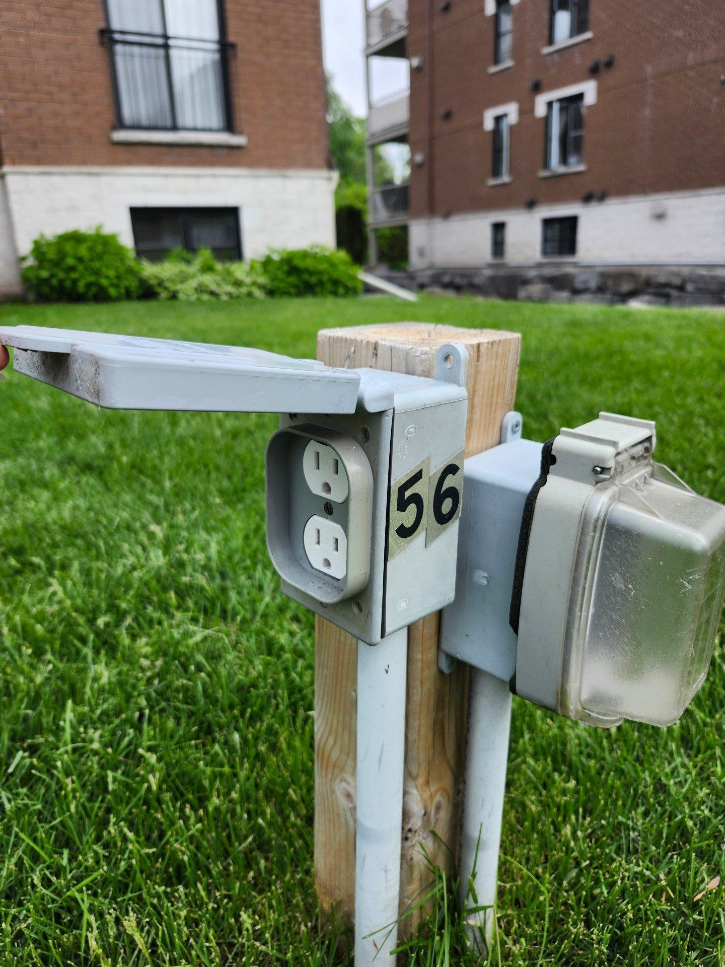 









6110


Rue Bernard-Racicot

, 5,
Longueuil (Saint-Hubert),




QC
J3Y0B7

