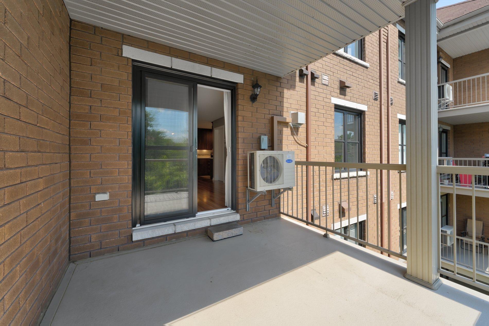 









6110


Rue Bernard-Racicot

, 5,
Longueuil (Saint-Hubert),




QC
J3Y0B7

