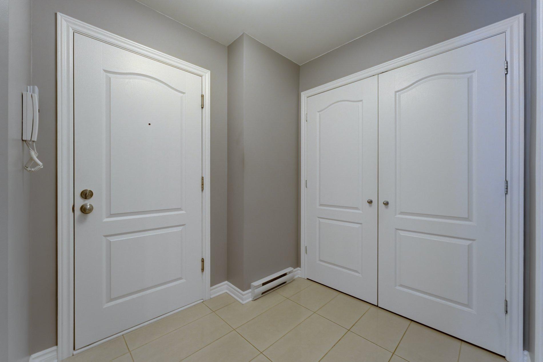 









6110


Rue Bernard-Racicot

, 5,
Longueuil (Saint-Hubert),




QC
J3Y0B7

