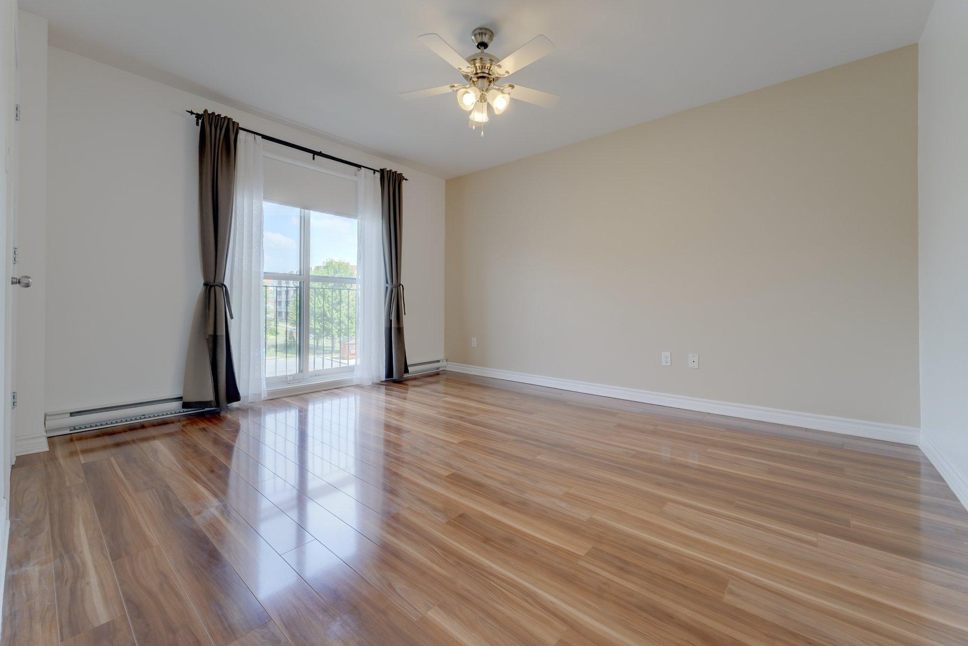 









6110


Rue Bernard-Racicot

, 5,
Longueuil (Saint-Hubert),




QC
J3Y0B7

