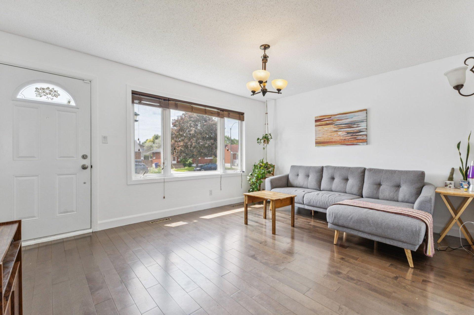 









20


Rue St-Josaphat

,
Gatineau (Gatineau),




QC
J8T3C8

