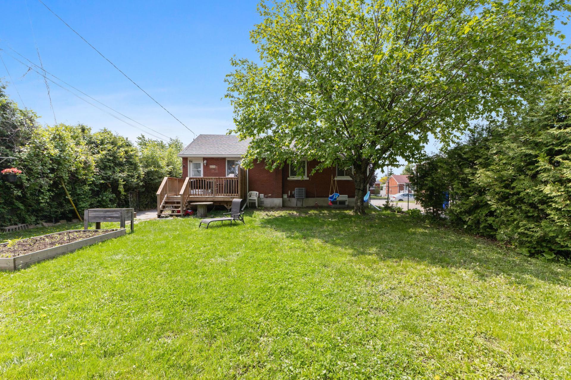 









20


Rue St-Josaphat

,
Gatineau (Gatineau),




QC
J8T3C8

