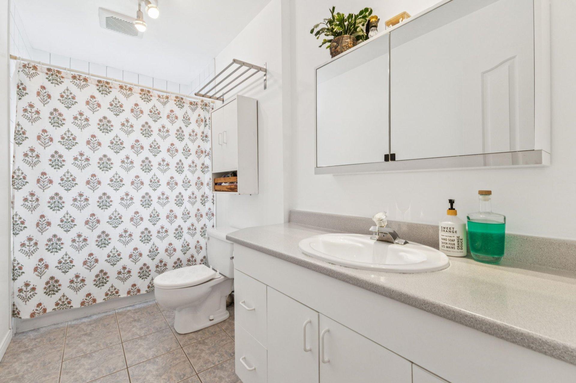 









20


Rue St-Josaphat

,
Gatineau (Gatineau),




QC
J8T3C8

