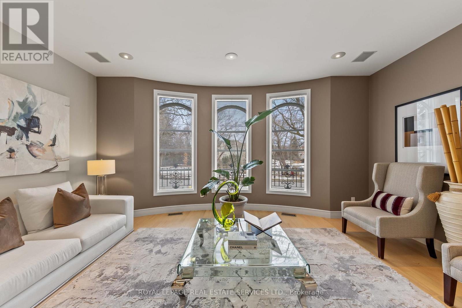 












477 OLD ORCHARD GROVE

,
Toronto,




Ontario
M5M2G3

