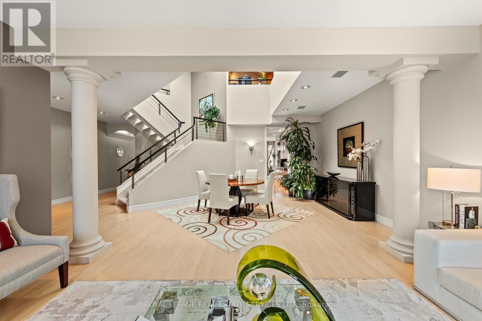 












477 OLD ORCHARD GROVE

,
Toronto,




Ontario
M5M2G3

