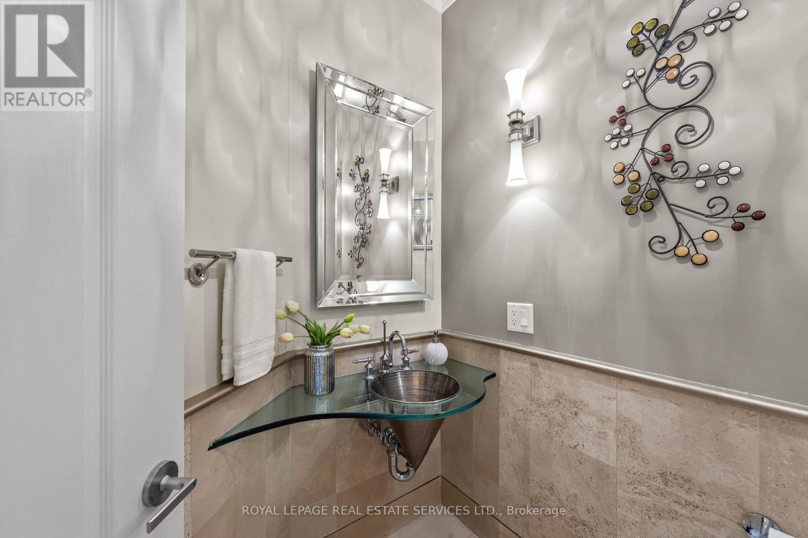 












477 OLD ORCHARD GROVE

,
Toronto,




Ontario
M5M2G3

