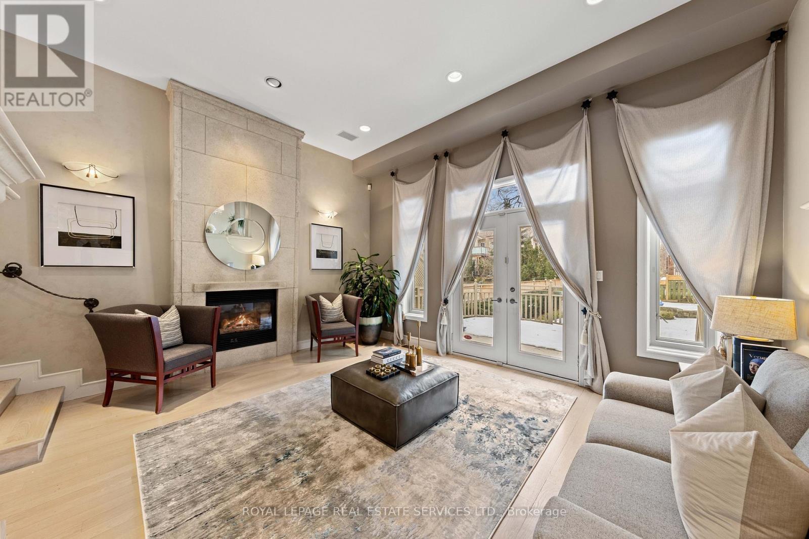 












477 OLD ORCHARD GROVE

,
Toronto,




Ontario
M5M2G3

