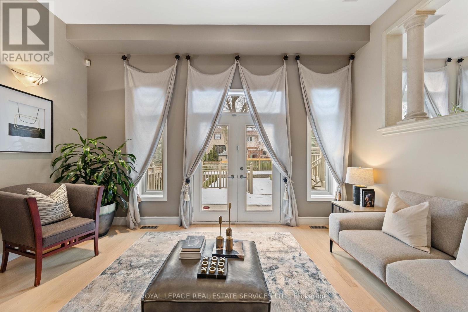 












477 OLD ORCHARD GROVE

,
Toronto,




Ontario
M5M2G3

