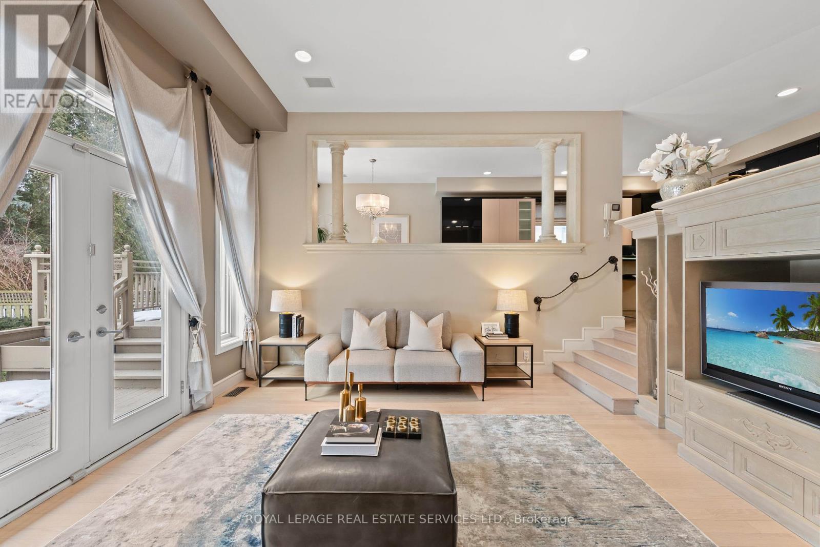 












477 OLD ORCHARD GROVE

,
Toronto,




Ontario
M5M2G3

