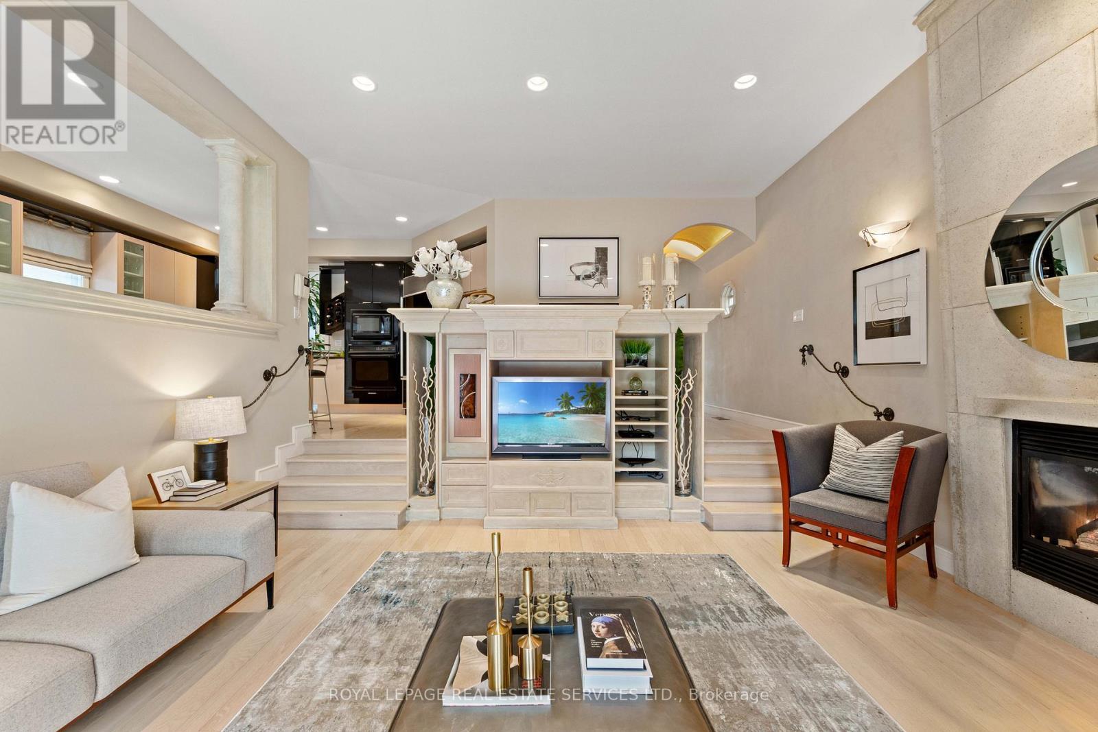 












477 OLD ORCHARD GROVE

,
Toronto,




Ontario
M5M2G3

