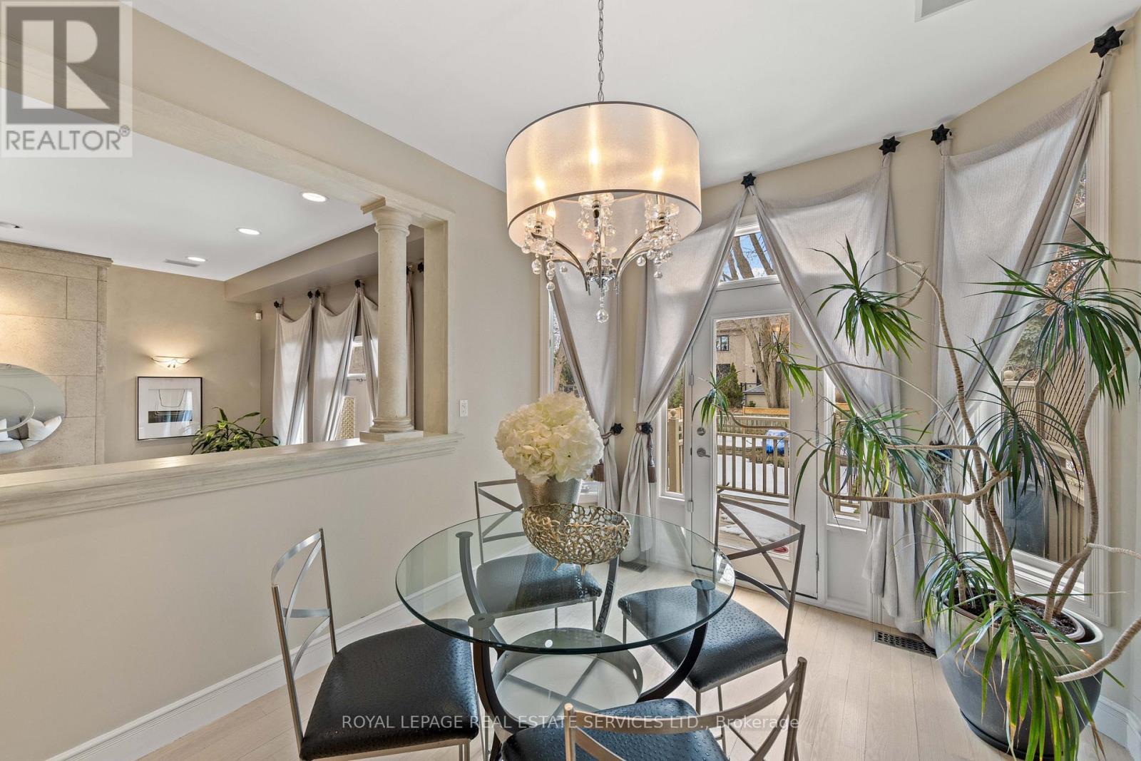 












477 OLD ORCHARD GROVE

,
Toronto,




Ontario
M5M2G3

