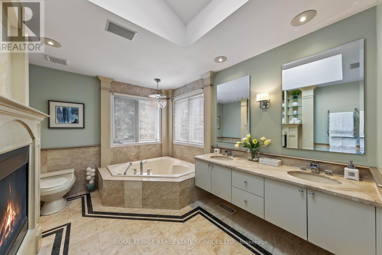 












477 OLD ORCHARD GROVE

,
Toronto,




Ontario
M5M2G3

