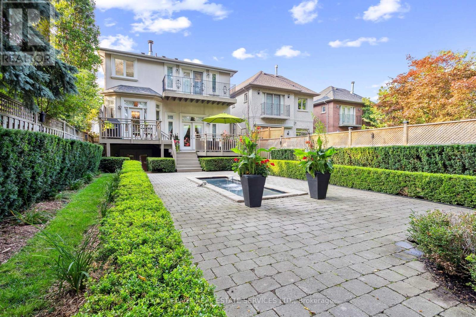 












477 OLD ORCHARD GROVE

,
Toronto,




Ontario
M5M2G3

