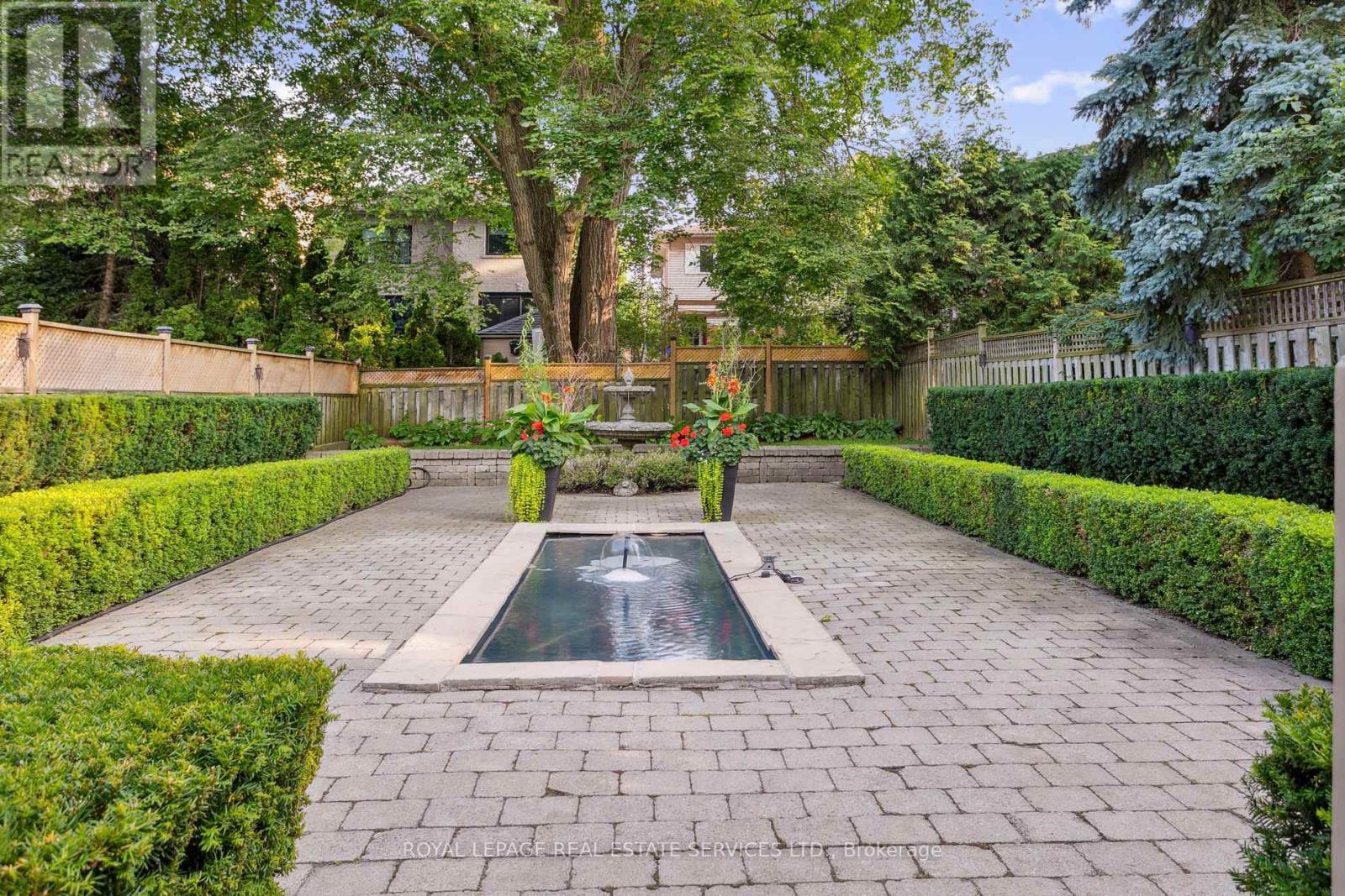 












477 OLD ORCHARD GROVE

,
Toronto,




Ontario
M5M2G3

